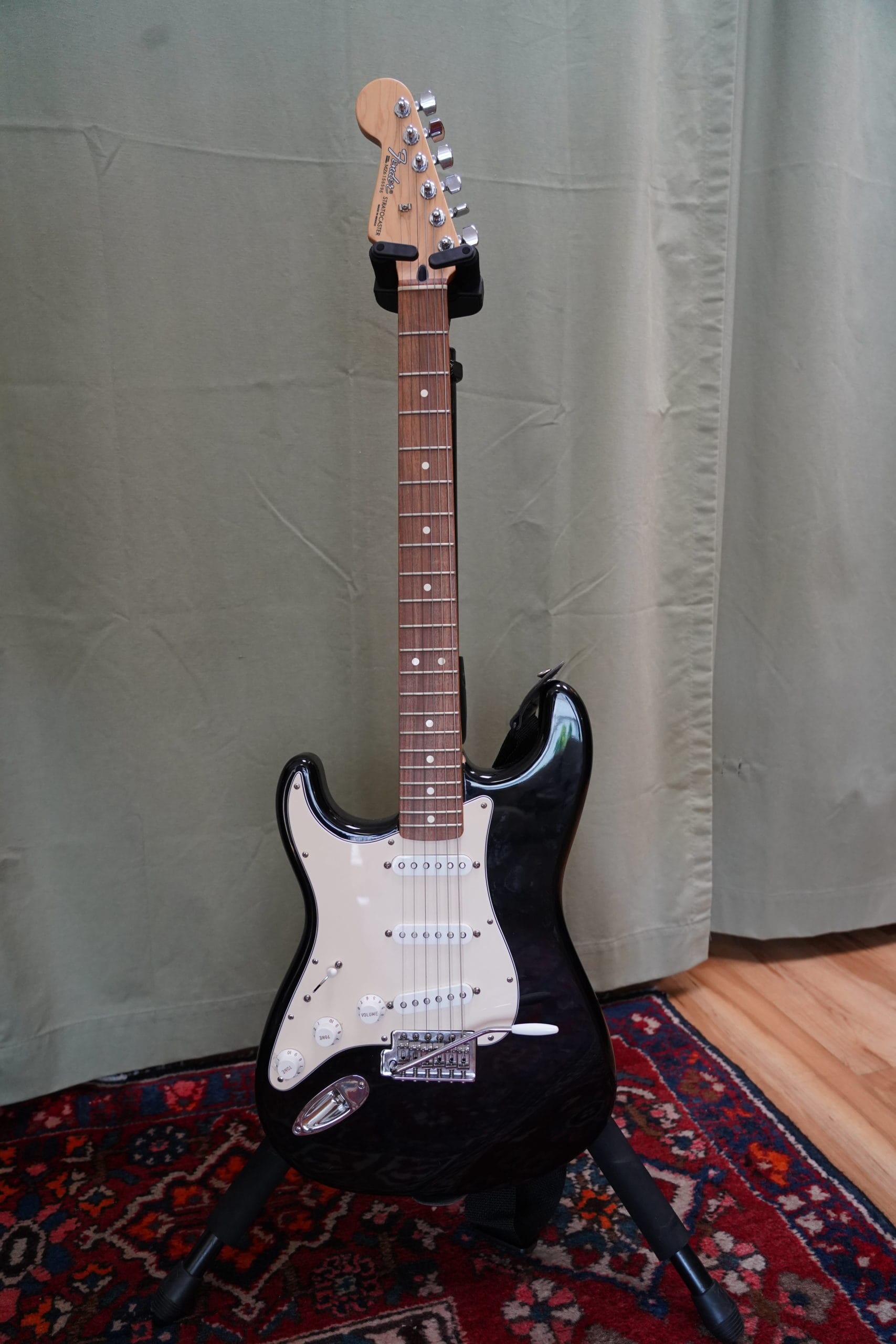 Electric Guitar - Sinister (left-handed) Fender Stratocaster